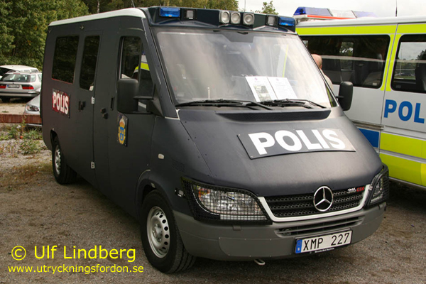 polis_Mercedes-Benz_316_CDI_UL.jpg